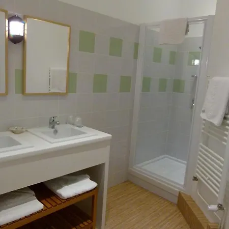 Le Bois Hotel 3*
