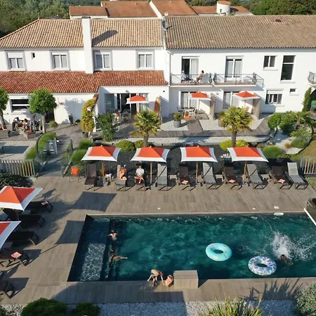Le Bois Hotel